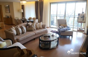 Shine Residence Hongqiao big size 3-br unit with a balcony